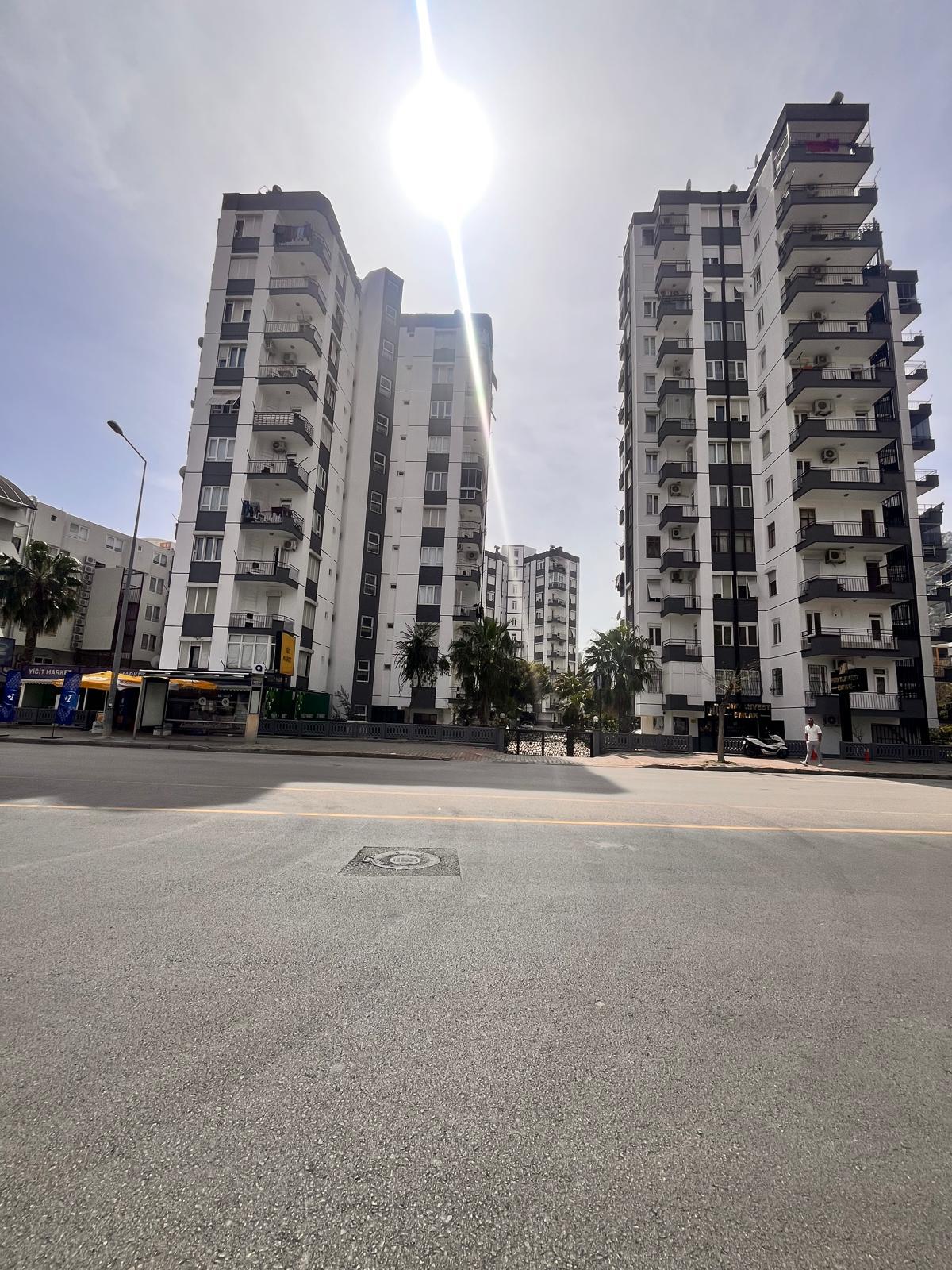 Konyaaltı Hurma Mahallesinde Satılık 3+1 Daire